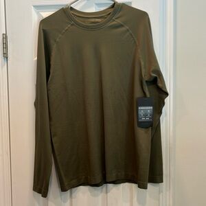 Fabletics, active long sleeve t shirt / size medium / brand new with tags